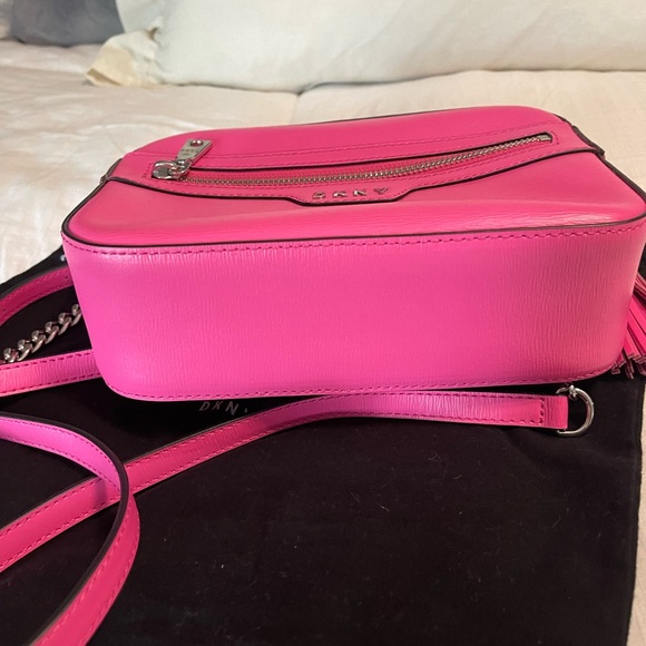 DKNY camera crossbody leather bag . Like new used once. - Picture 6 of 10